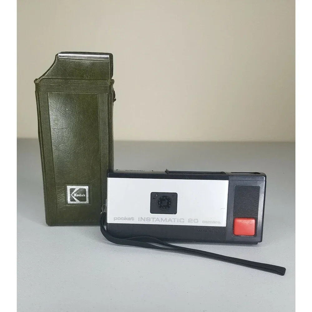 Vintage Kodak Pocket Instamatic 20 Camera w/ Green Leather Kodak Carrying Case
